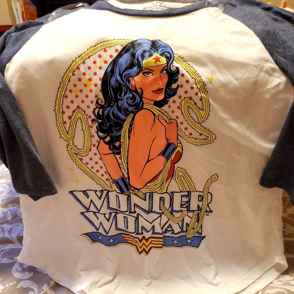 Wonder Woman XL Womens graphic baseball tee